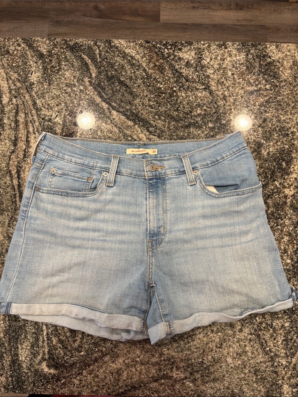 Light Blue Denim Roll-Cuff Women's Shorts Levi size 30